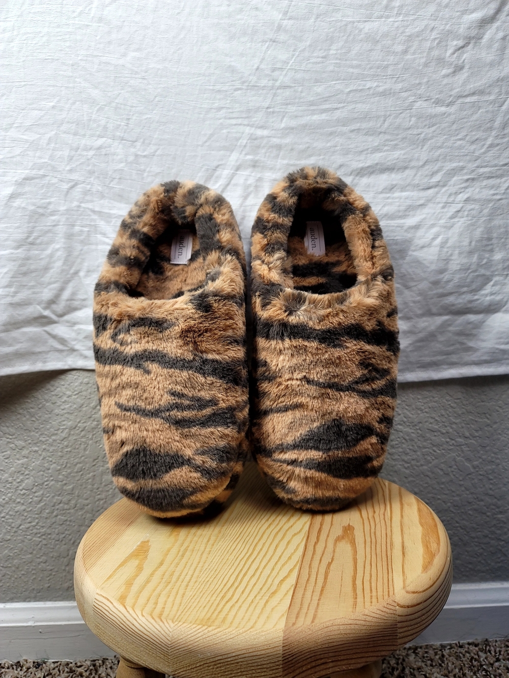 Auden Faux Fur Tiger Stripe Slippers Mules Brown Black NWOT Size 8